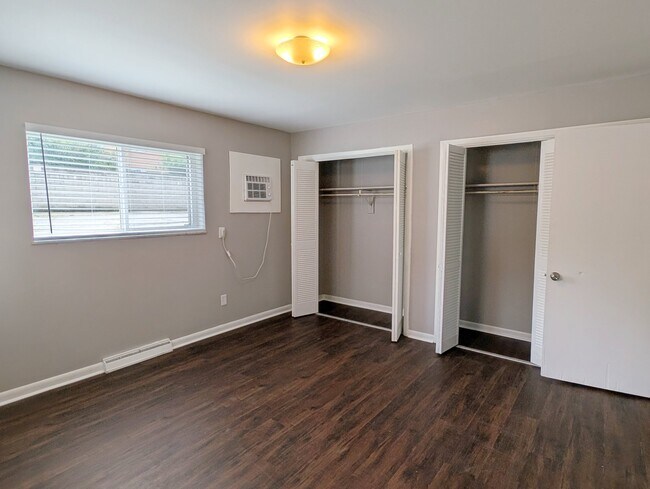 Building Photo - 110 Cromwell Pl