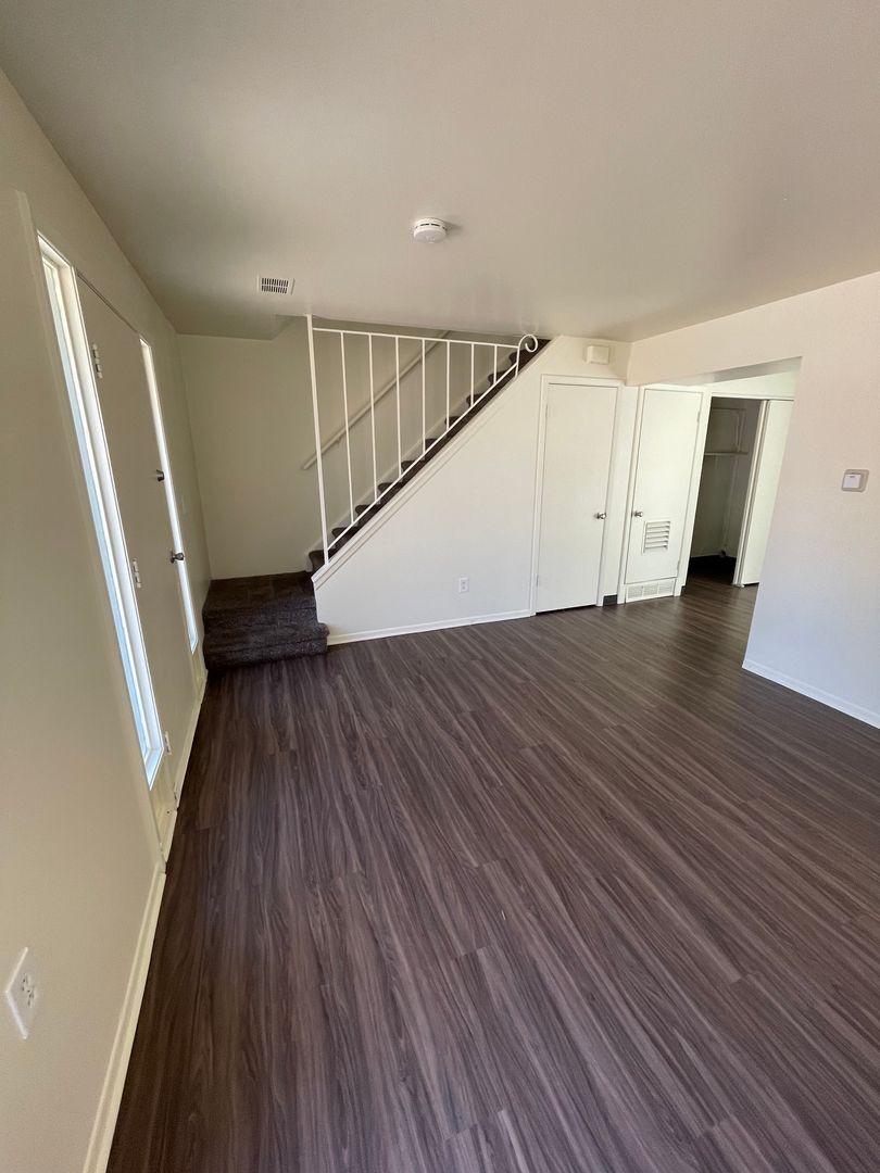 Building Photo - 1303 S Coffman St