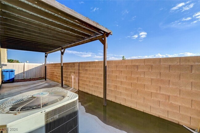 Building Photo - 6409 Wild Chive Ave