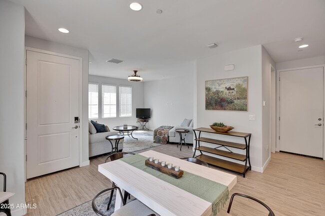 Building Photo - 4100 S Pinelake Way