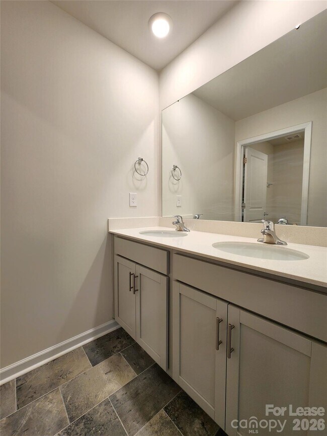 Building Photo - 125 Sycamore Xing Ct