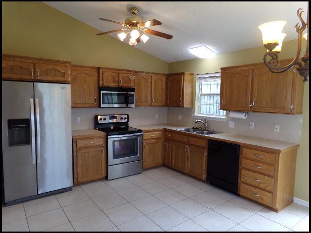 Building Photo - 1009 Foxwood Dr