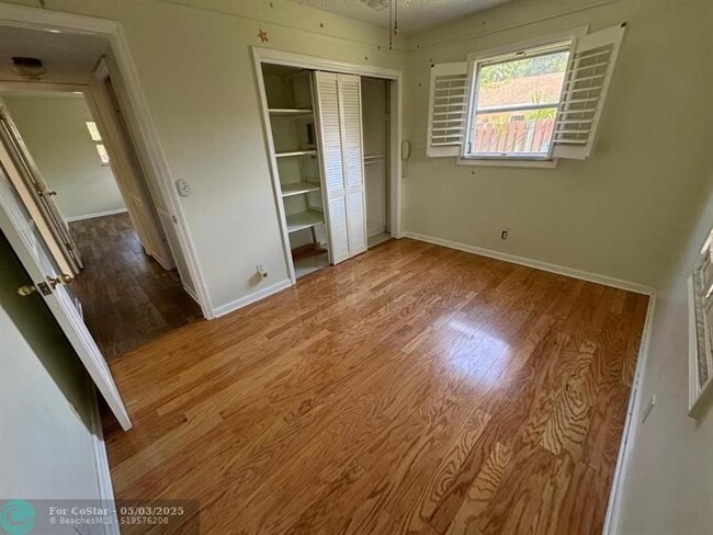 Building Photo - 3008 NW 69th Ct