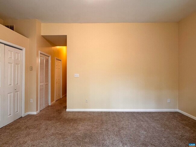 Building Photo - 4644 Briarwood Dr