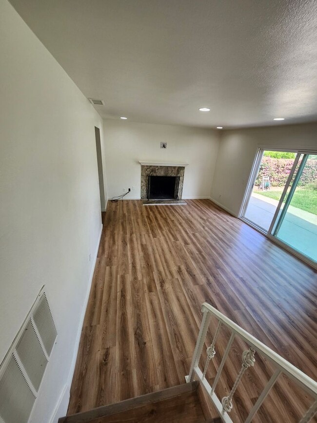 Building Photo - Big backyard with lots of upgrades