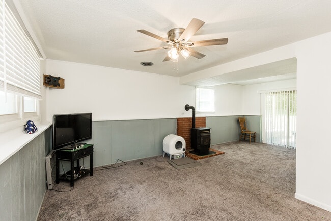 Building Photo - 3409 Cedar Ln