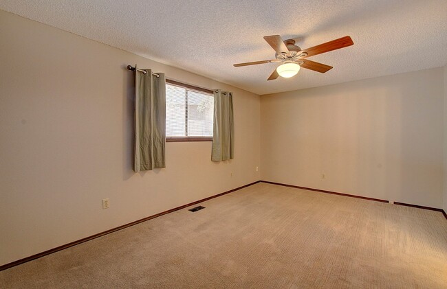 Building Photo - Spacious 3-Bedroom Home with Private Backyard Oasis