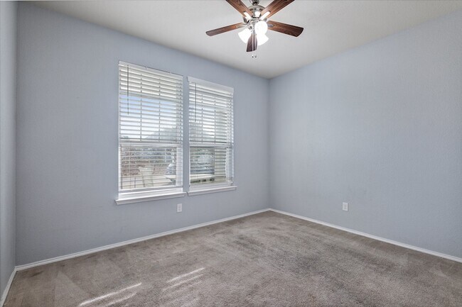 Building Photo - 9141 Blackstone Dr