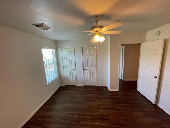 Building Photo - 2103 Weathersfield Trace Cir