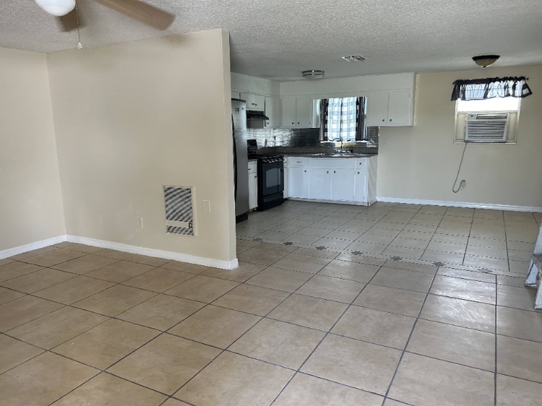 Building Photo - 1207 Colson Rd