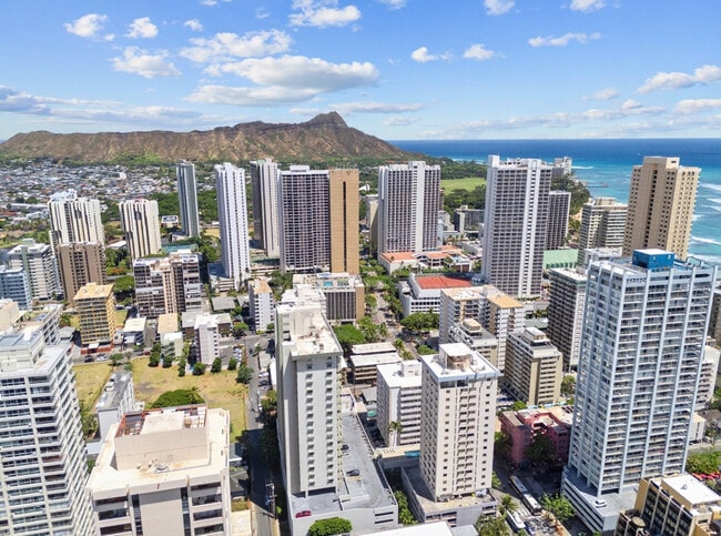 Building Photo - 2440 Kuhio Ave.