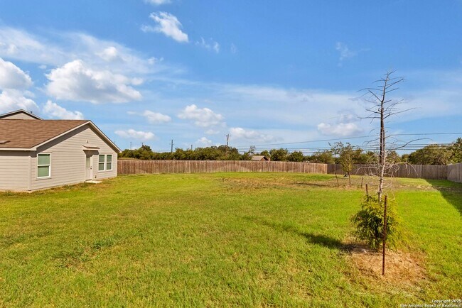 Building Photo - 5499 Daphne Path