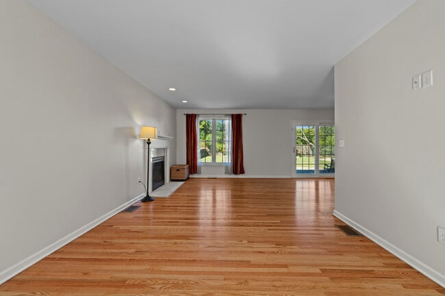 Building Photo - 802 Evergreen Ave
