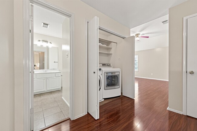 Building Photo - 8411 Tamayo Dr