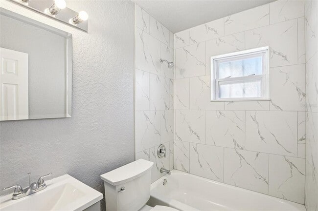 Building Photo - 1911 22nd Ave S