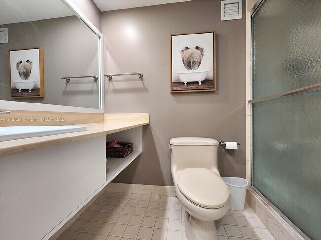 Building Photo - 2751 S Ocean Dr