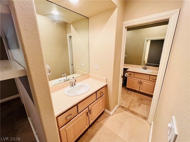 Building Photo - 7408 Silver Palm Ave