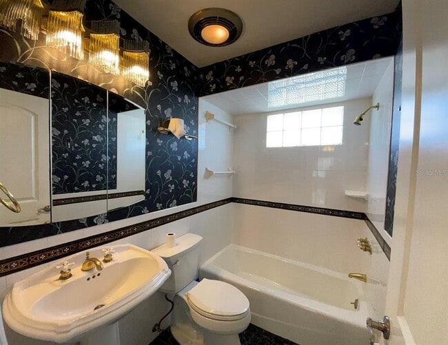 Building Photo - 3268 Buckhorn Dr