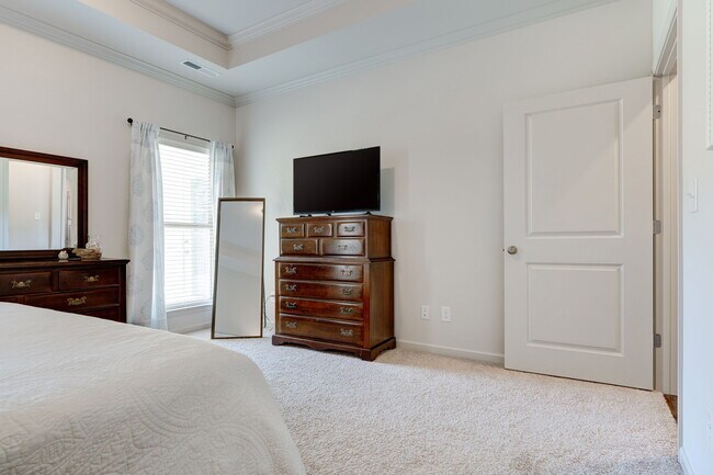 Building Photo - 2134 Springfield Dr