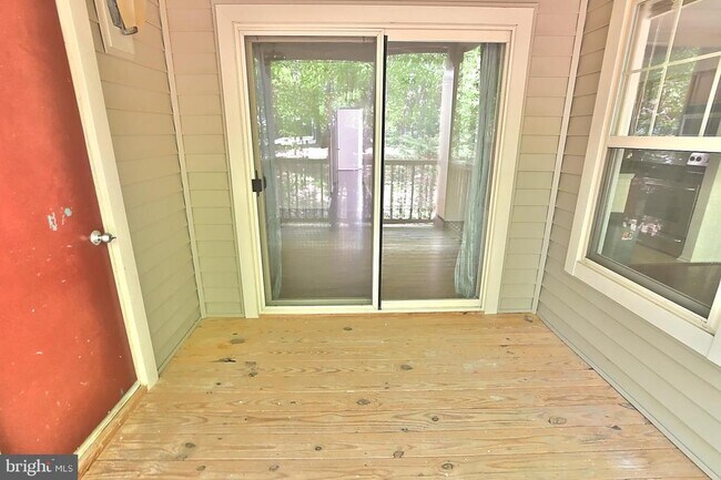 Building Photo - 1702 Ascot Way