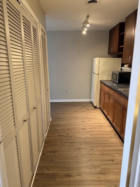 Building Photo - 487 South Ave