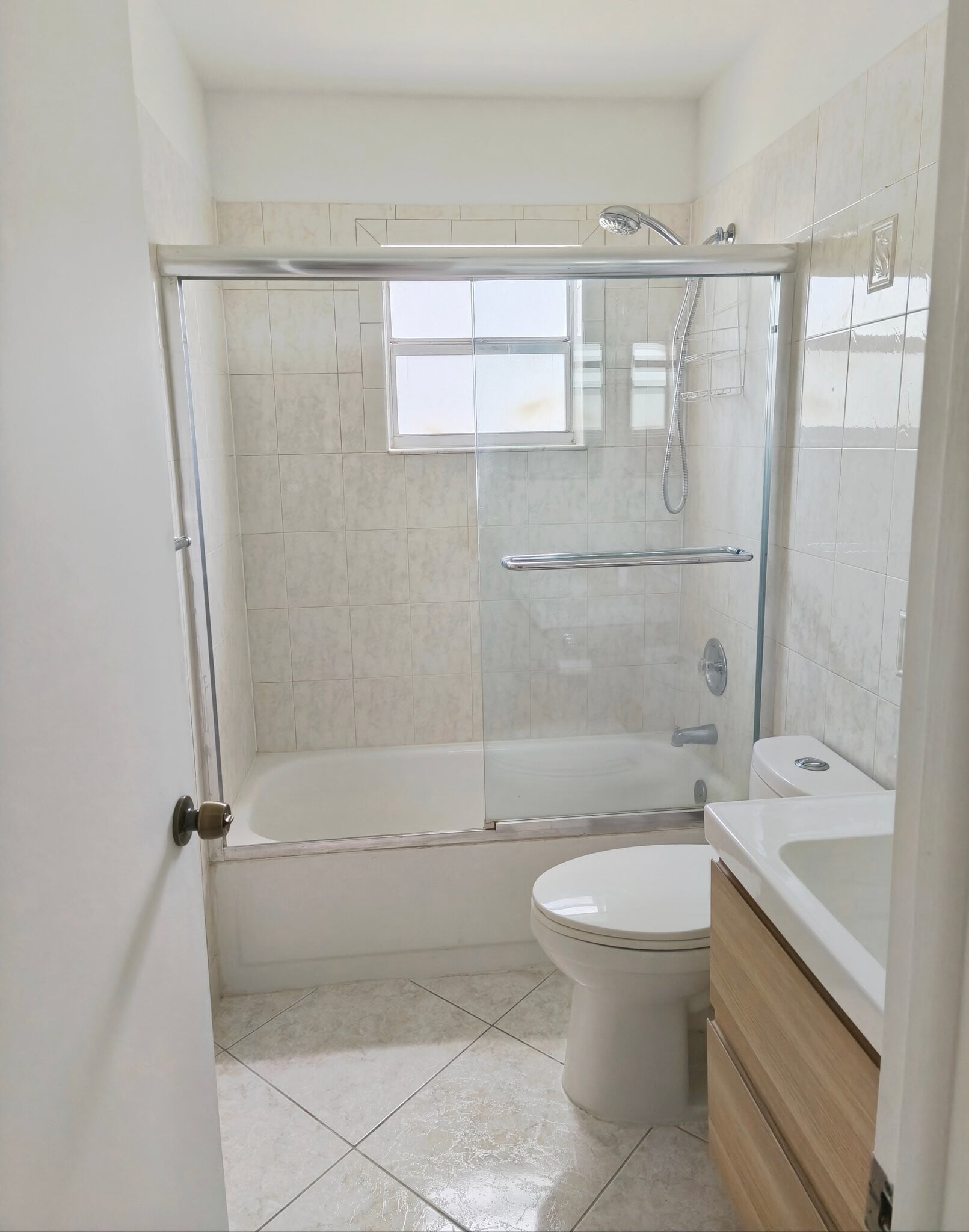 Building Photo - 122 Normandy Ln