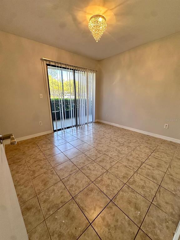 Building Photo - 2446 Oak Park Way