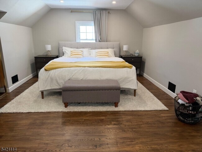 Building Photo - 321 Minute Arms Rd