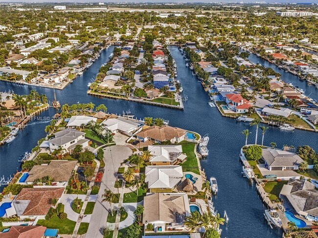 Building Photo - 440 SE 8th Ave