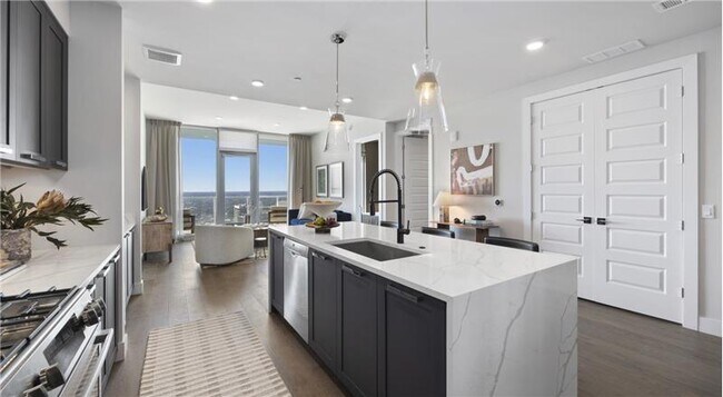 Building Photo - 601 Guadalupe St