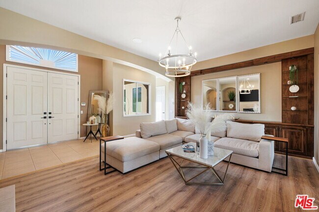 Building Photo - 4 Cartier Ct