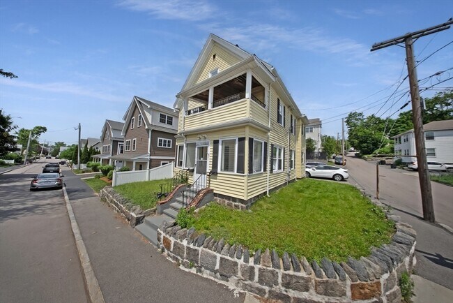 Building Photo - 45-47-47 Garfield St