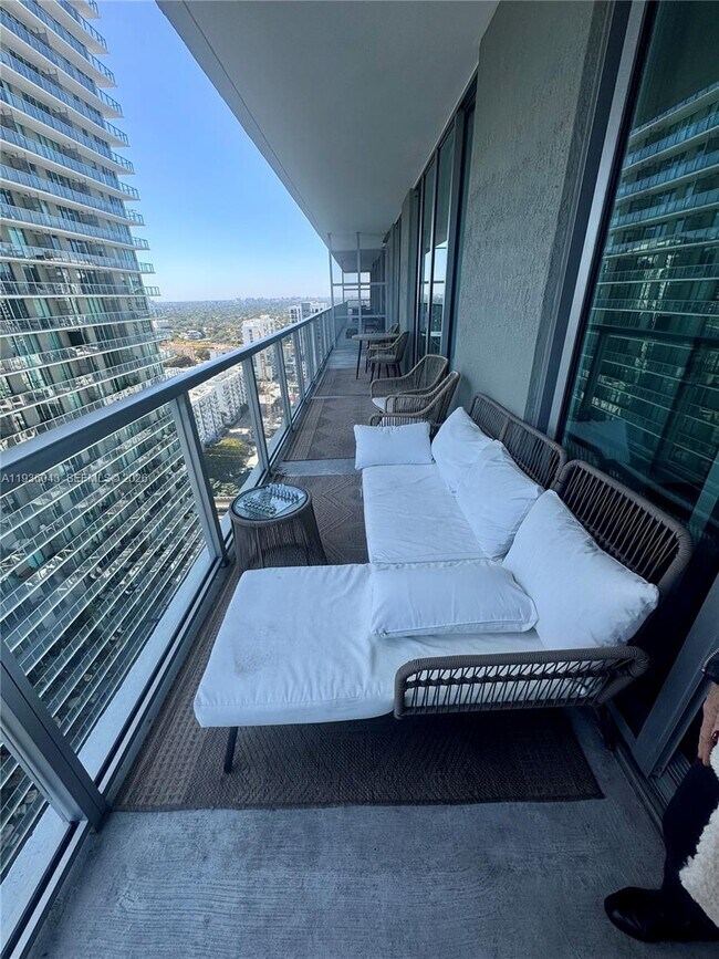 Building Photo - 1111 SW 1st St