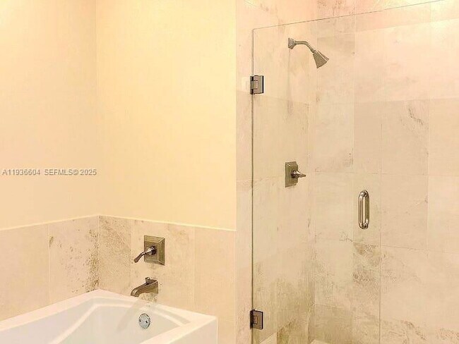 Building Photo - 510 NW 84th Ave