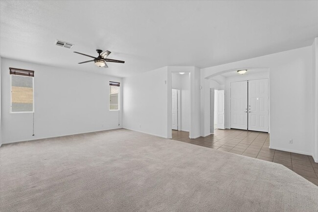 Building Photo - 920 Stable Glen Dr