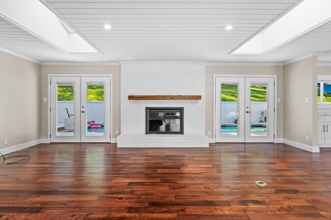 Building Photo - 10030 Tan Rara Dr