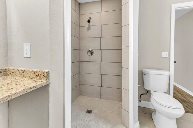 Building Photo - 319 Sw 9Th Ave