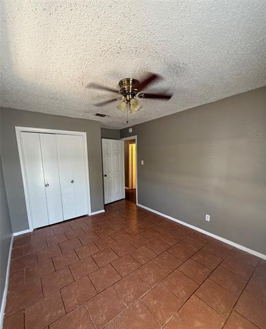 Building Photo - 708 E Pecan St