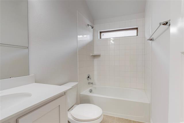 Building Photo - 272 Tallgrass Dr