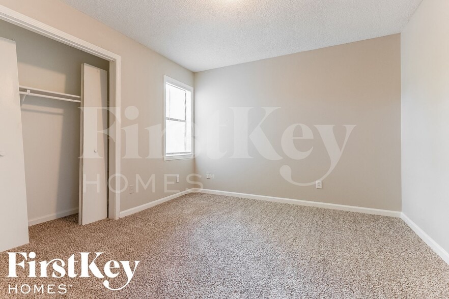 Building Photo - 4217 Willow Park Dr