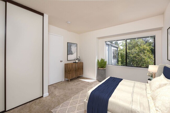 Building Photo - Westland Estates 2 Bedroom 2.5 Bathroom Condo
