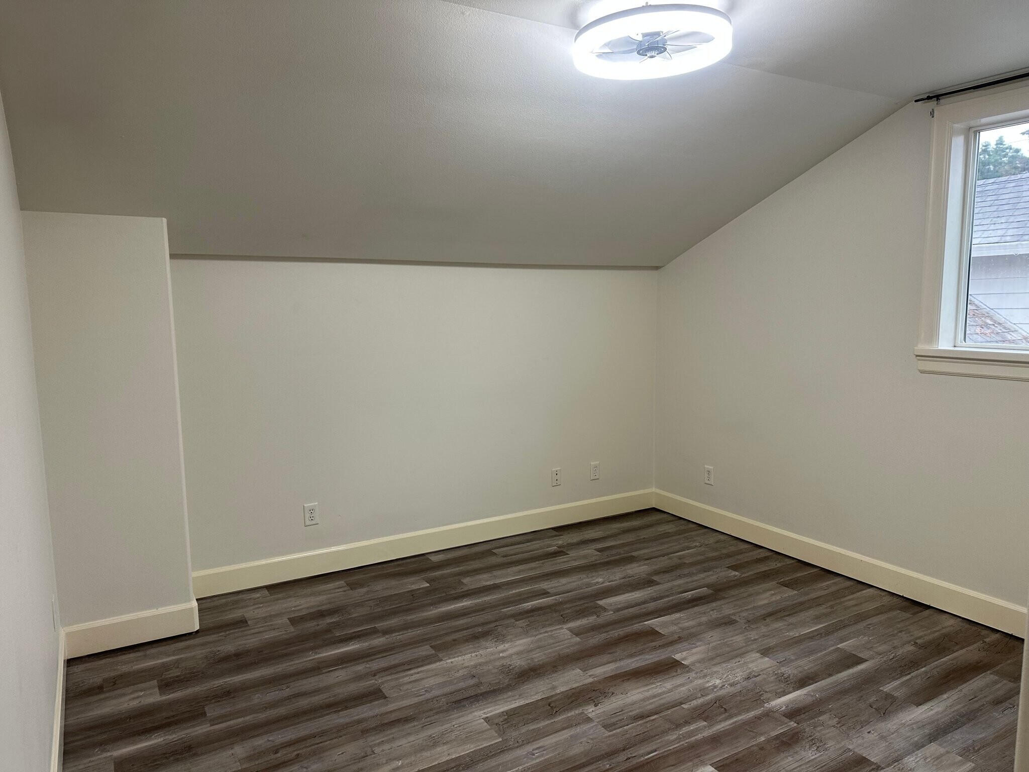 Building Photo - 3289 3rd St