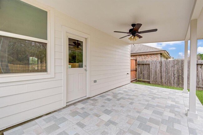 Building Photo - 1610 Thornhollow Dr