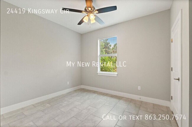 Building Photo - 24419 SW Kingsway Cir