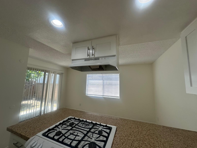 Building Photo - 8533 Rose St