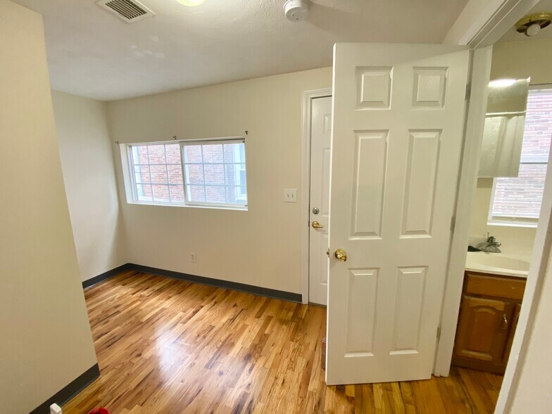 Building Photo - 838 Huntington Ave