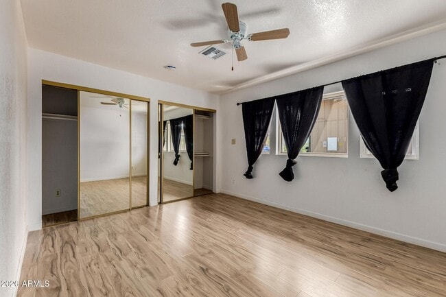 Building Photo - 6140 E Peak View Rd