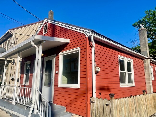 Single family home for rent - 16 W Ferdinand St