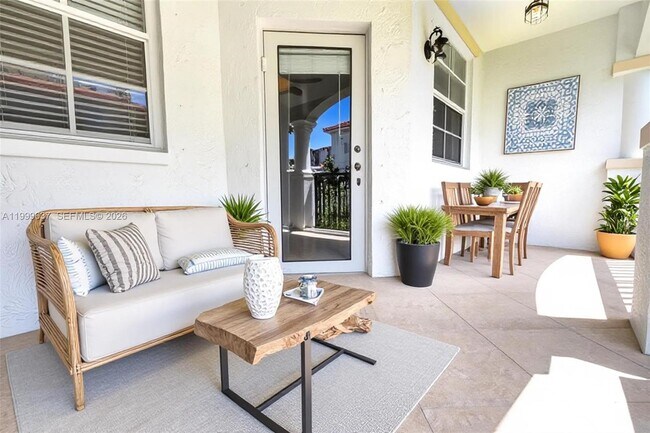 Building Photo - 3255 NE 184th St