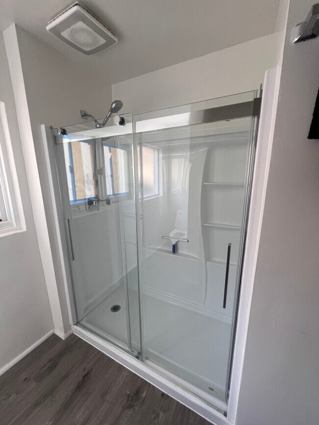 Building Photo - 1300 Dunning Dr